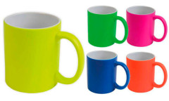 Tazza ceramica in colori fluo Tazza ceramica in colori fluo
