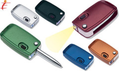 Portachiavi personalizzato con luce e penna Portachiavi personalizzato con luce e penna
